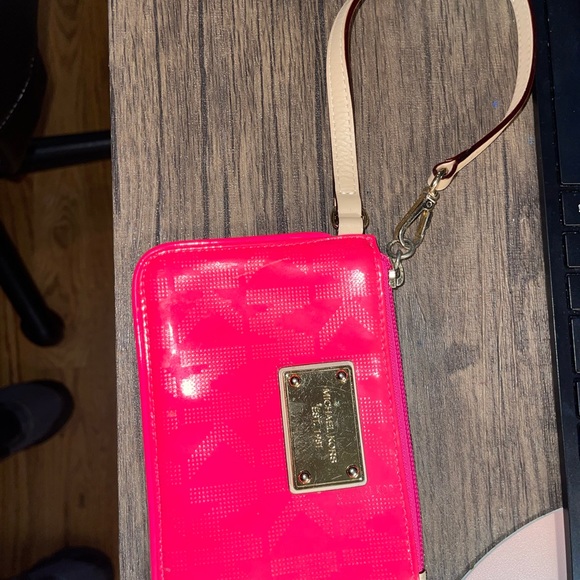 GREAT COIN BAG. SUPER CUTE & Only worn handful of times. 100% authentic - Picture 4 of 6